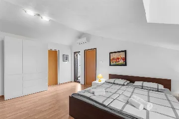 2-Bedroom Apartment in Funtana for 4 Guests