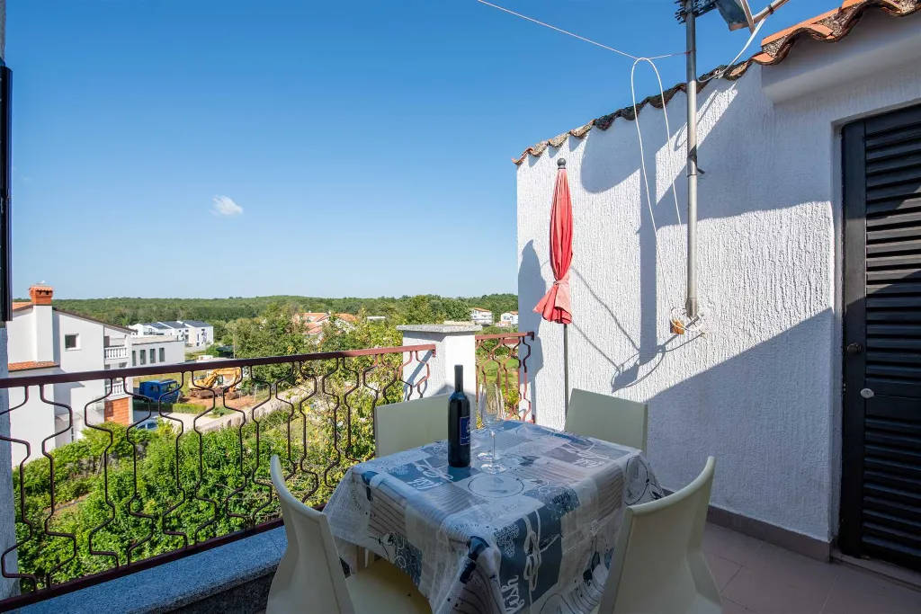 2-Bedroom Apartment in Funtana for 4 Guests