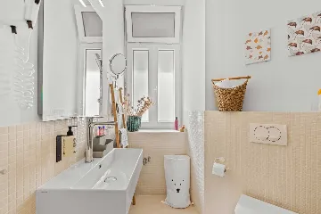 3-Bedroom Apartment in Pula for Up to 5