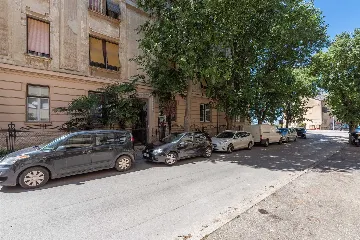 3-Bedroom Apartment in Pula for Up to 5