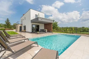 3-Bedroom Villa in Žminj for 6 Guests