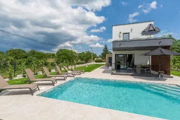 3-Bedroom Villa in Žminj for 6 Guests