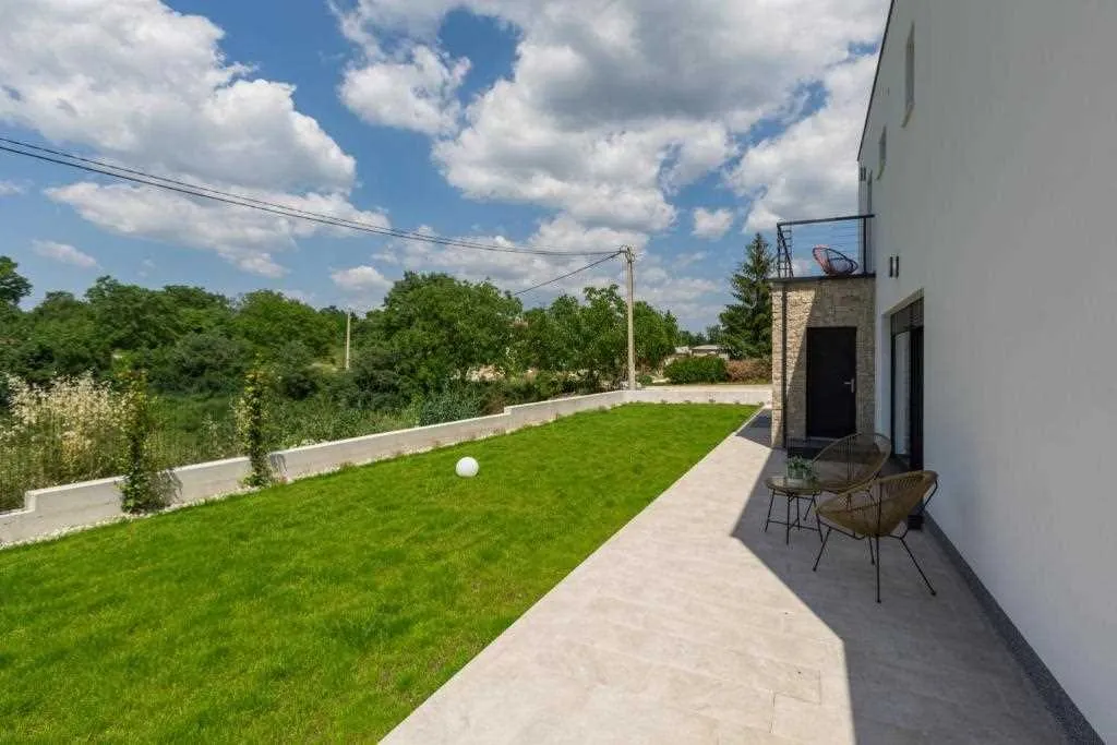 3-Bedroom Villa in Žminj for 6 Guests