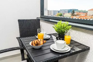 One-Bedroom Apartment in Pula for Up to 3 Guests