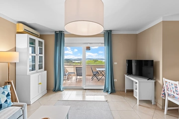 2-Bedroom Apartment with Sea View in Štinjan