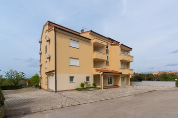 2-Bedroom Apartment with Sea View in Štinjan