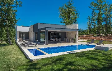 2-Bedroom Villa in Sveti Petar u Šumi (Up to 6)