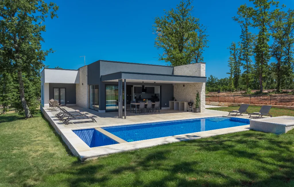 2-Bedroom Villa in Sveti Petar u Šumi (Up to 6)