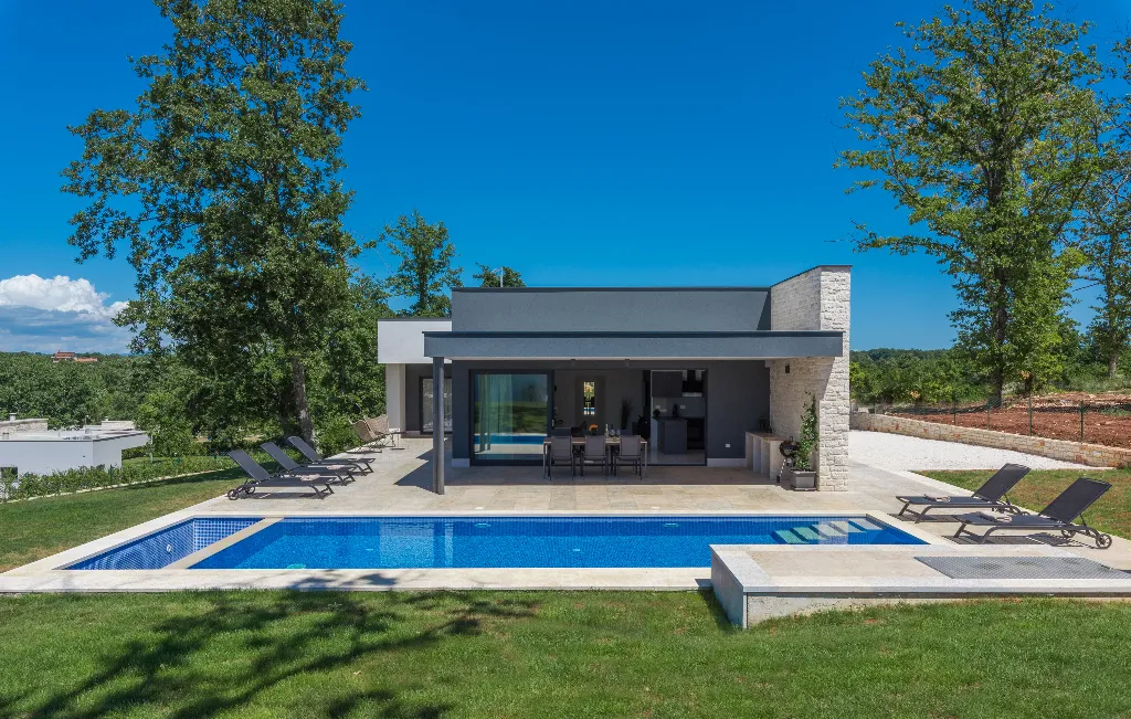 2-Bedroom Villa in Sveti Petar u Šumi (Up to 6)
