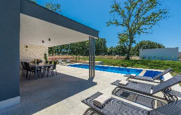 2-Bedroom Villa in Sveti Petar u Šumi (Up to 6)