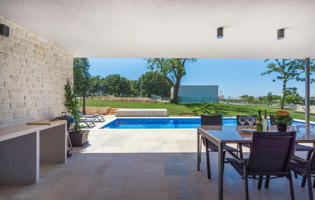 2-Bedroom Villa in Sveti Petar u Šumi (Up to 6)