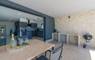 2-Bedroom Villa in Sveti Petar u Šumi (Up to 6)