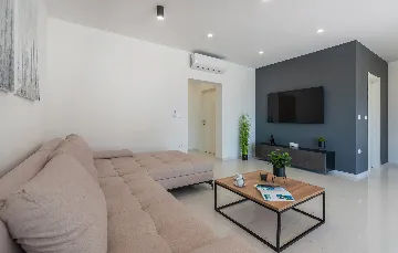 2-Bedroom Villa in Sveti Petar u Šumi (Up to 6)