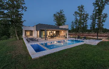 2-Bedroom Villa in Sveti Petar u Šumi (Up to 6)