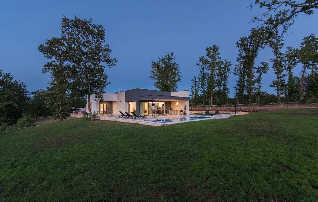 2-Bedroom Villa in Sveti Petar u Šumi (Up to 6)