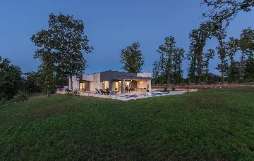 2-Bedroom Villa in Sveti Petar u Šumi (Up to 6)