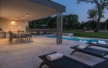 2-Bedroom Villa in Sveti Petar u Šumi (Up to 6)