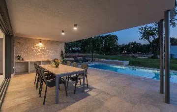 2-Bedroom Villa in Sveti Petar u Šumi (Up to 6)