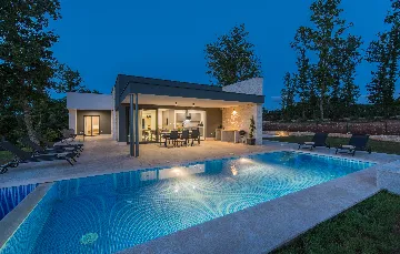 2-Bedroom Villa in Sveti Petar u Šumi (Up to 6)