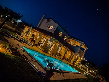 3-Bedroom Villa in Tar, Croatia for Up to 6 Guests