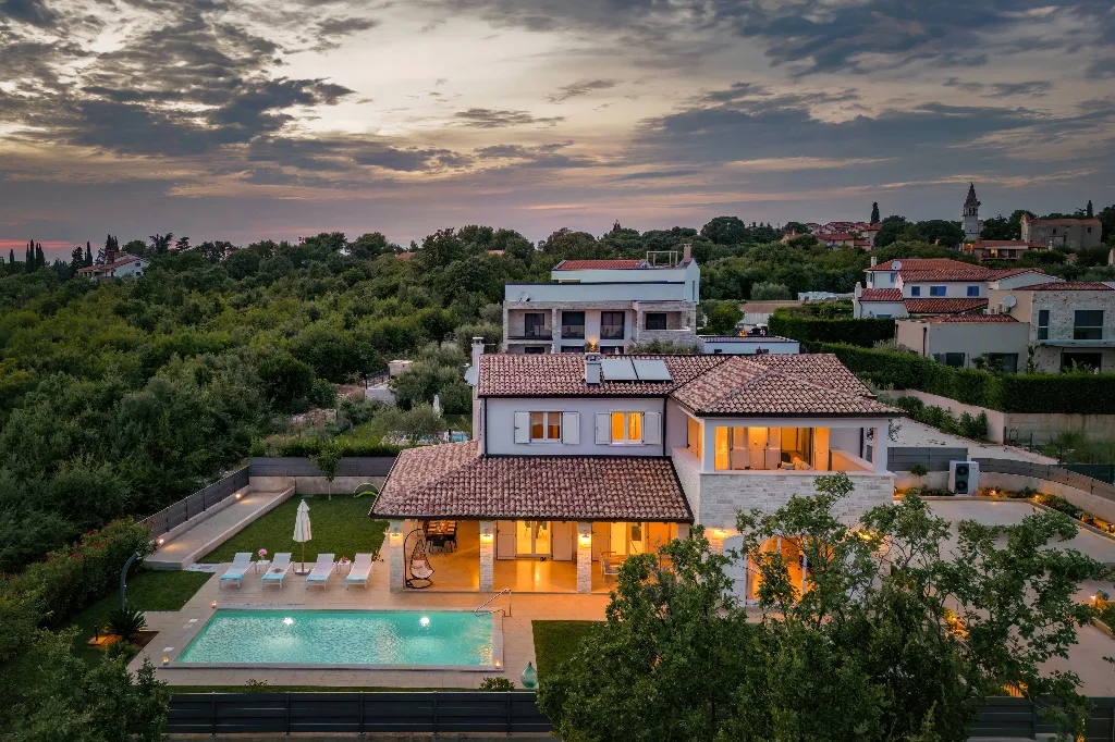 3-Bedroom Villa in Tar, Croatia for Up to 6 Guests