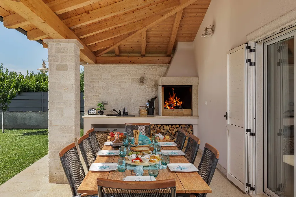 3-Bedroom Villa in Tar, Croatia for Up to 6 Guests
