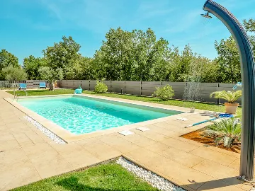 3-Bedroom Villa in Tar, Croatia for Up to 6 Guests