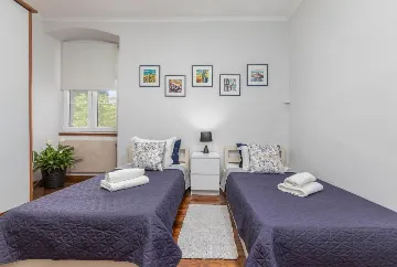 2-Bedroom Apartment in Pula (Sleeps up to 6)