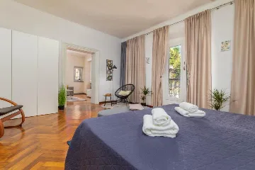 2-Bedroom Apartment in Pula (Sleeps up to 6)