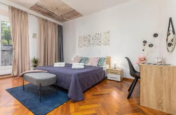 2-Bedroom Apartment in Pula (Sleeps up to 6)
