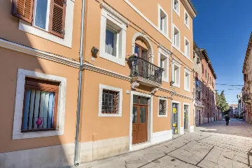 2-Bedroom Apartment in Pula (Sleeps up to 6)