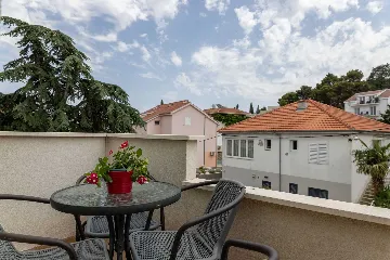 Split Sea-View Apartment for Up to 5 Guests