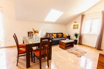 Split Sea-View Apartment for Up to 5 Guests