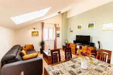 Split Sea-View Apartment for Up to 5 Guests