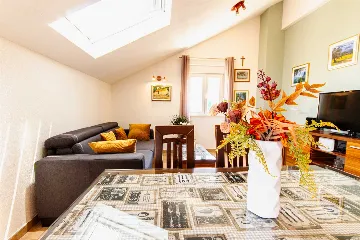 Split Sea-View Apartment for Up to 5 Guests