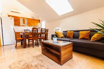 Split Sea-View Apartment for Up to 5 Guests