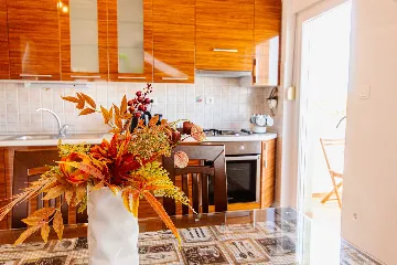 Split Sea-View Apartment for Up to 5 Guests