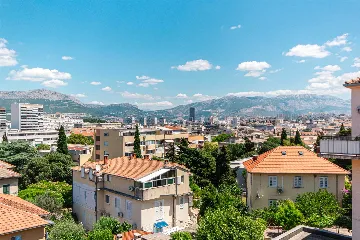 Split Sea-View Apartment for Up to 5 Guests