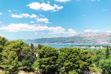 Split Sea-View Apartment for Up to 5 Guests
