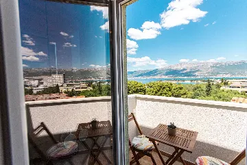 Split Sea-View Apartment for Up to 5 Guests