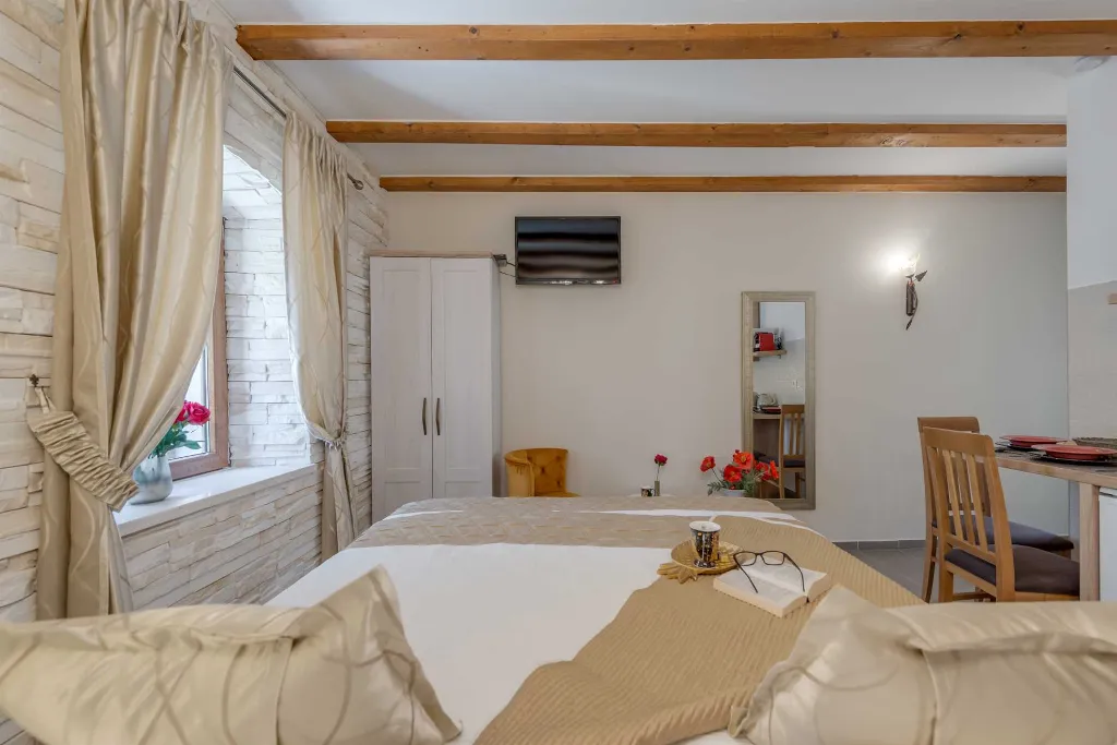 Split Studio for 2 Guests with Private Terrace