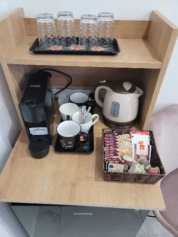 Ground-Floor Room with Separate Entrance, Split