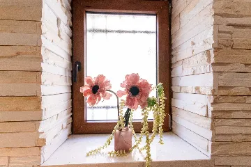 Ground-Floor Room with Separate Entrance, Split