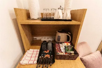 Ground-Floor Room with Separate Entrance, Split