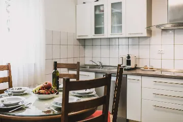 Split 3-Bedroom Apartment with Private Garden