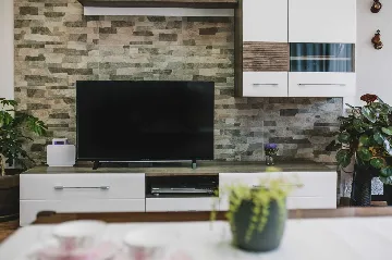 Split 3-Bedroom Apartment with Private Garden