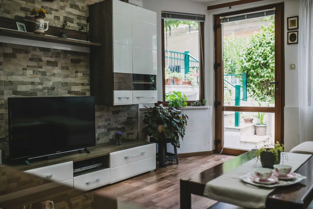 Split 3-Bedroom Apartment with Private Garden