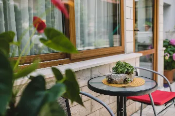 Split 3-Bedroom Apartment with Private Garden