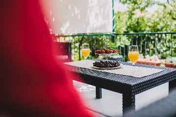 Split 3-Bedroom Apartment with Private Garden