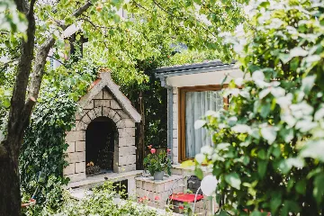 Split 3-Bedroom Apartment with Private Garden